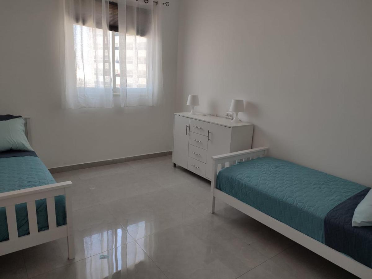 Lovely Three-Room Apartment Above The Promenade Ashdod Exterior foto